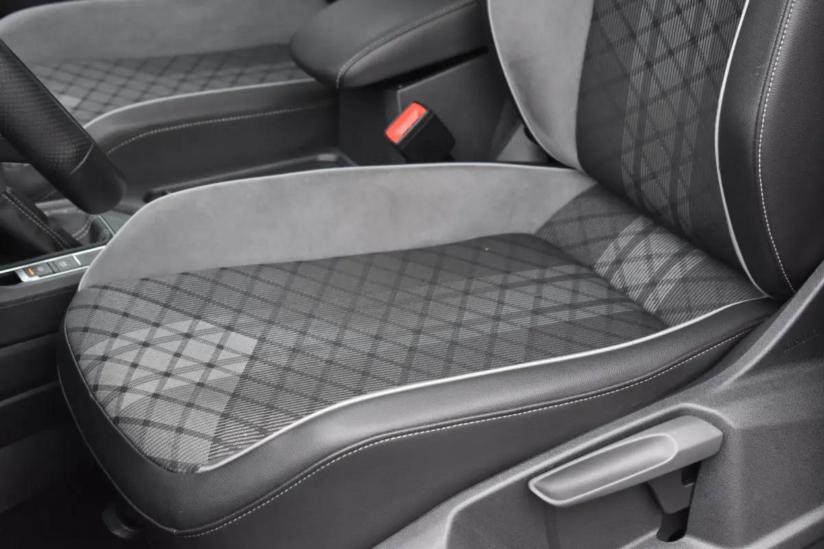 1.4 TSI eHybrid 3X R-Line Pano HUD Camera Trekhaak
