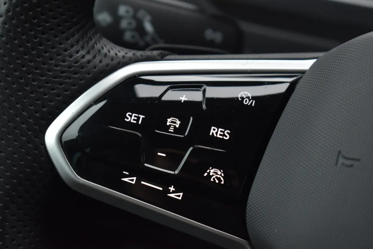 1.4 TSI eHybrid 3X R-Line Pano HUD Camera Trekhaak