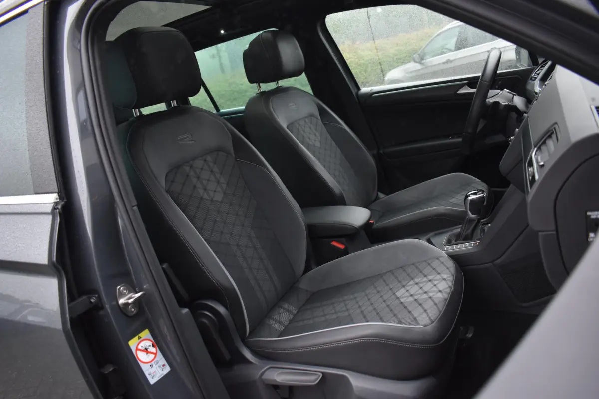 1.4 TSI eHybrid 3X R-Line Pano HUD Camera Trekhaak