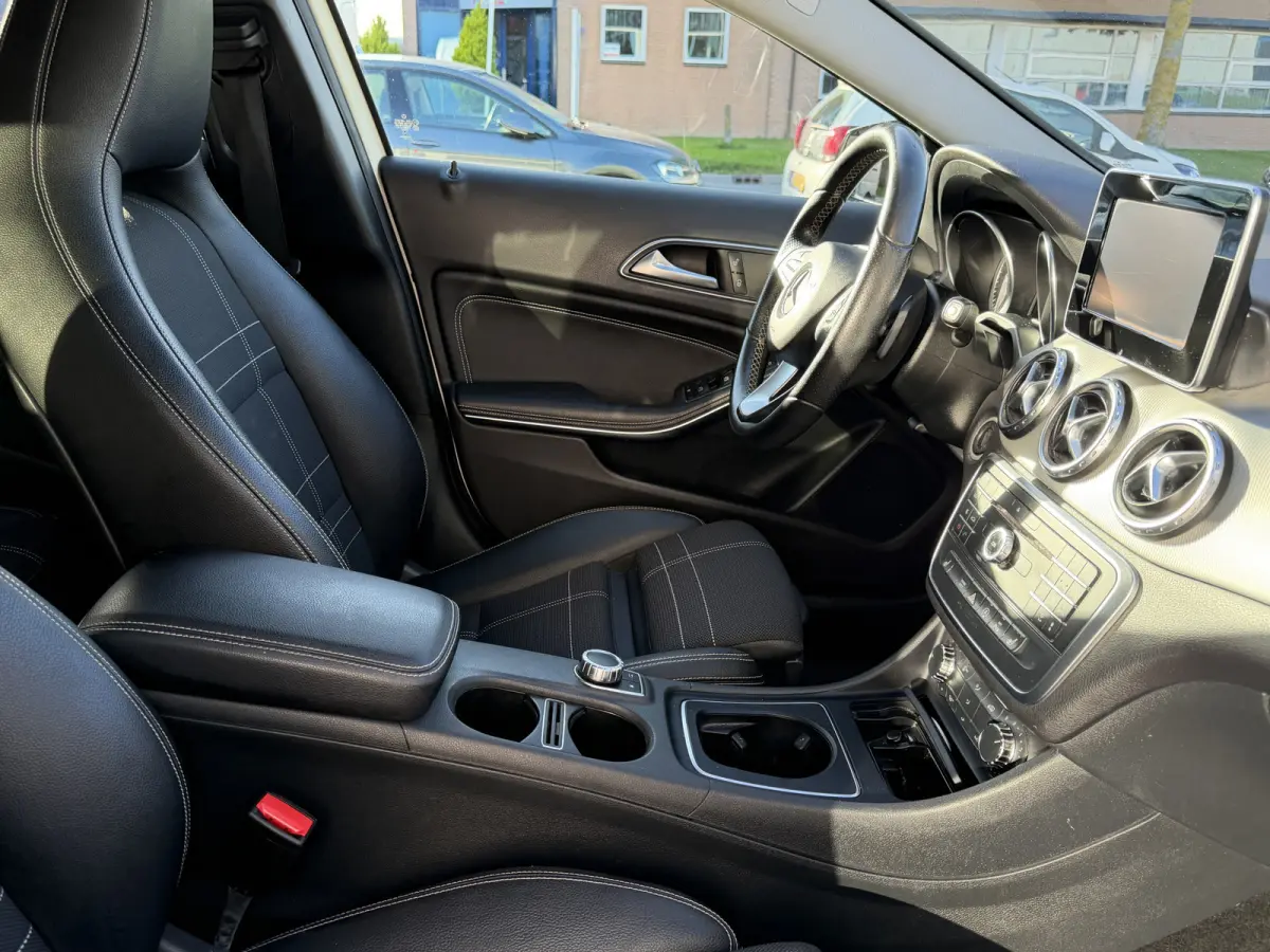 180 d Prestige Navi | Camera