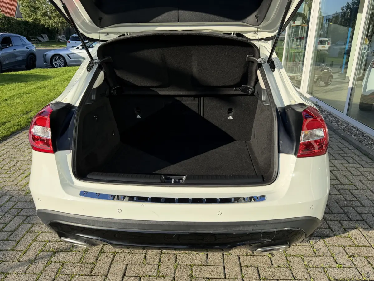 180 d Prestige Navi | Camera