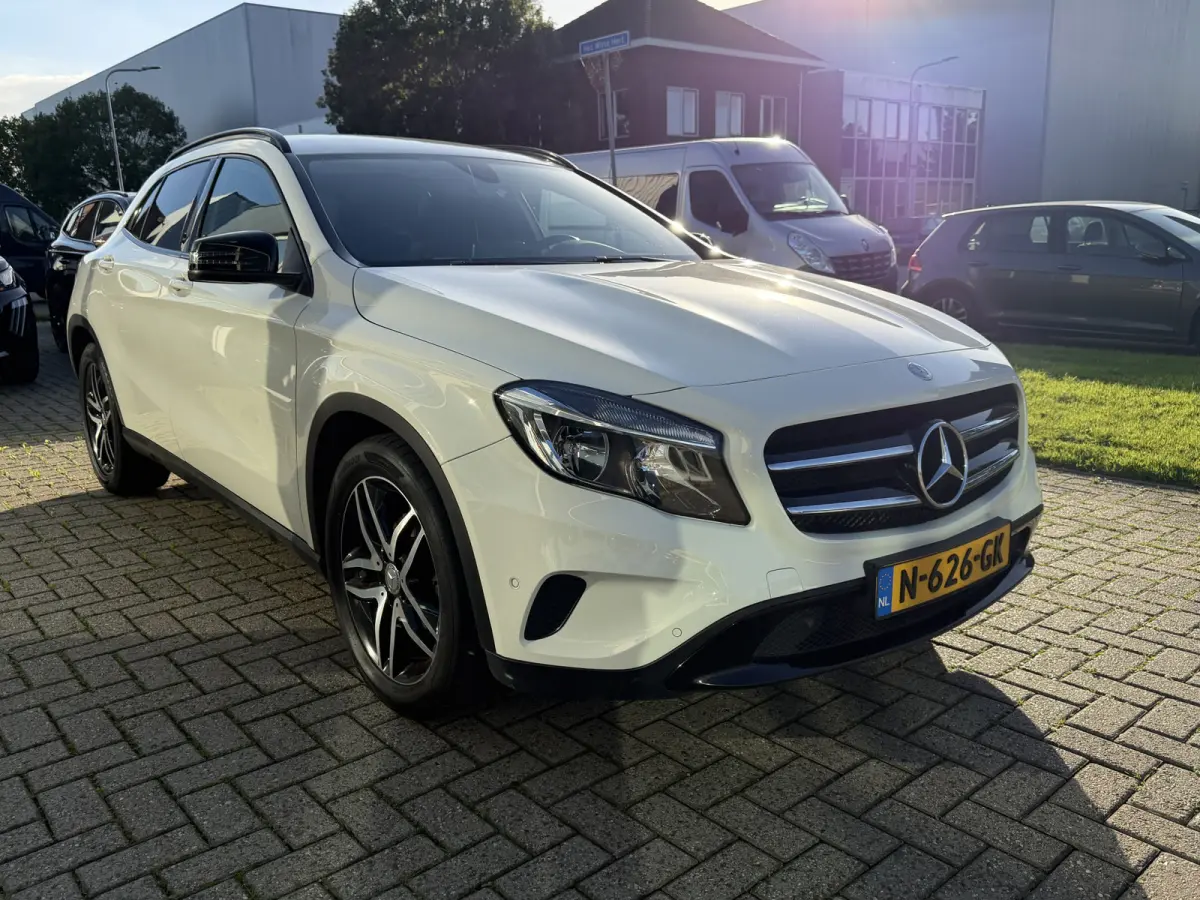 180 d Prestige Navi | Camera