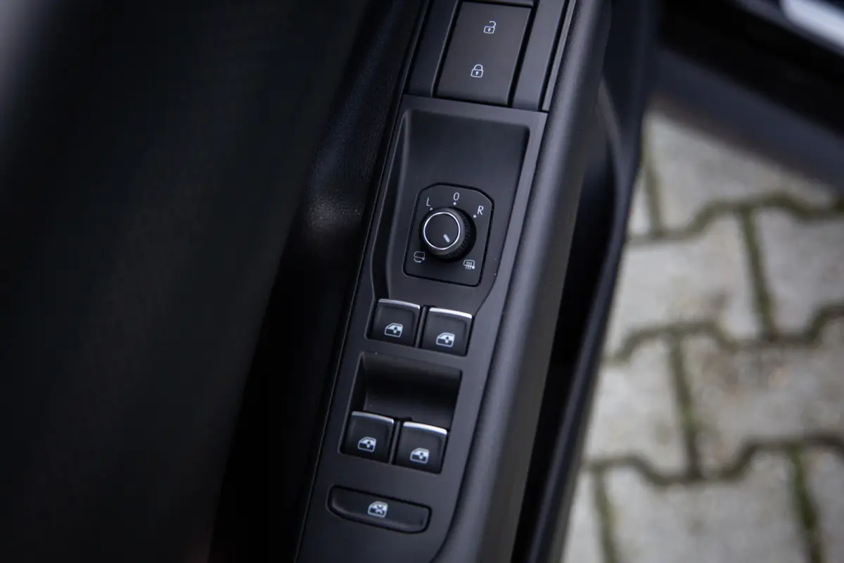 1.5 eTSI R-line , Trekhaak, Apple Carplay, Adaptive Cruise, Stoel/stuurverwarming,