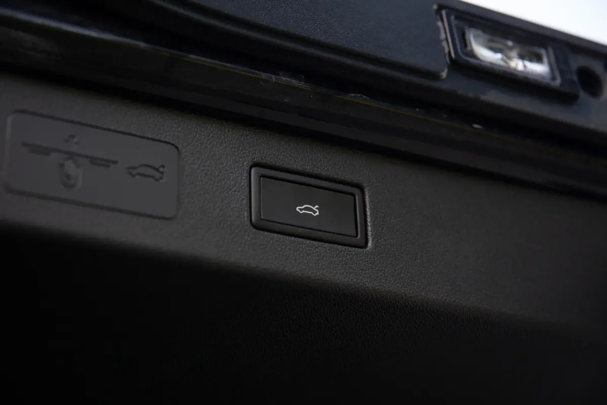 1.5 eTSI R-line , Trekhaak, Apple Carplay, Adaptive Cruise, Stoel/stuurverwarming,