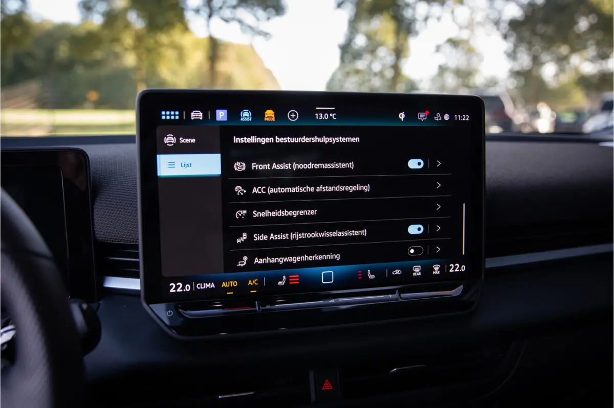 1.5 eTSI R-line , Trekhaak, Apple Carplay, Adaptive Cruise, Stoel/stuurverwarming,