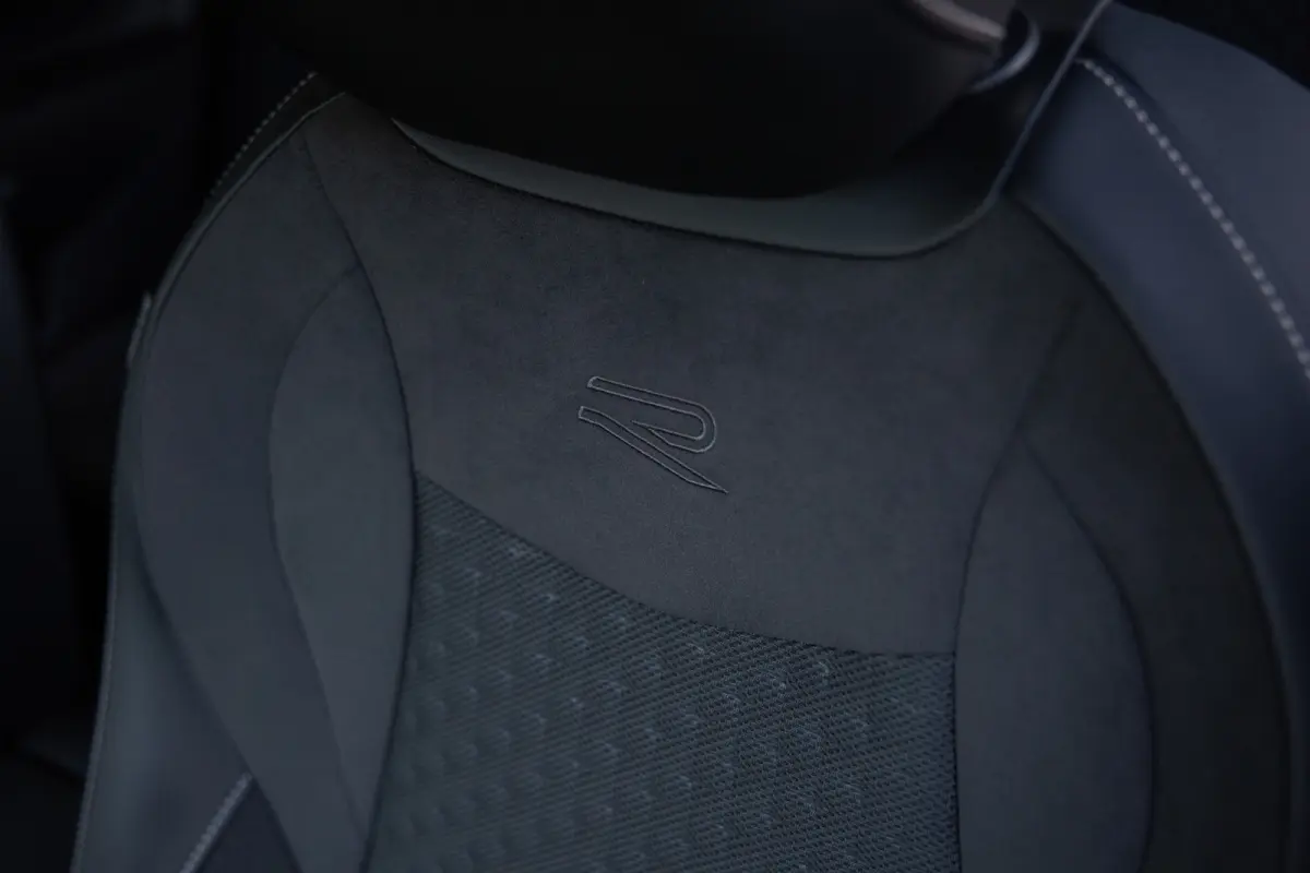 1.5 eTSI R-line , Trekhaak, Apple Carplay, Adaptive Cruise, Stoel/stuurverwarming,