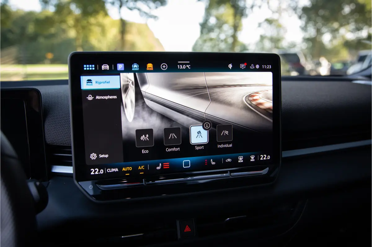 1.5 eTSI R-line , Trekhaak, Apple Carplay, Adaptive Cruise, Stoel/stuurverwarming,
