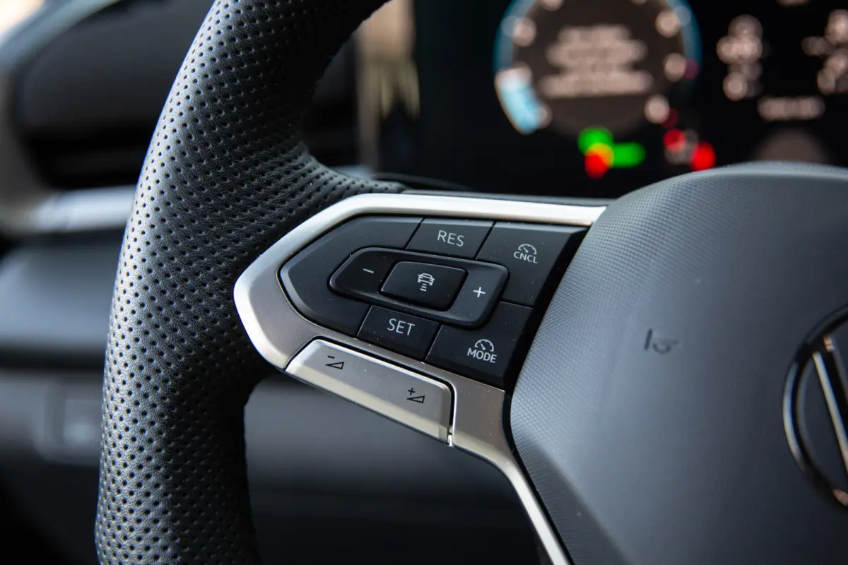1.5 eTSI R-line , Trekhaak, Apple Carplay, Adaptive Cruise, Stoel/stuurverwarming,