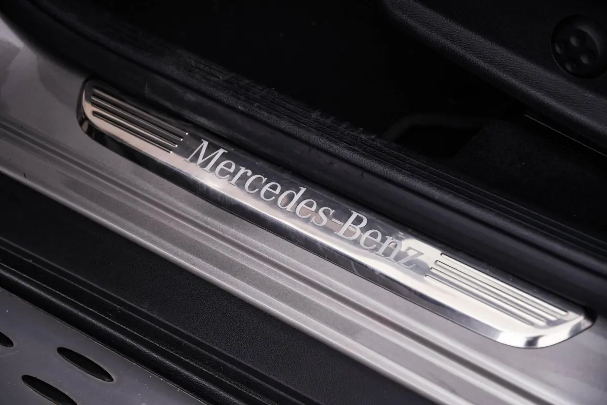 4MATIC Premium Plus Trekhaak - Panoramadak - Rijsassistentiepakket plus - Burmester - Nightpakket - AIR BALANCE-pakket - Treeplanken - Elektrisch verstelbare/verwarmde stoelen -