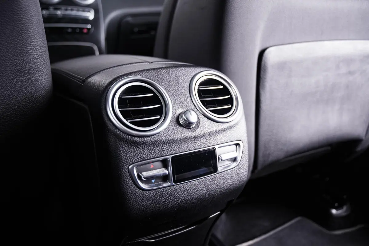 4MATIC Premium Plus Trekhaak - Panoramadak - Rijsassistentiepakket plus - Burmester - Nightpakket - AIR BALANCE-pakket - Treeplanken - Elektrisch verstelbare/verwarmde stoelen -