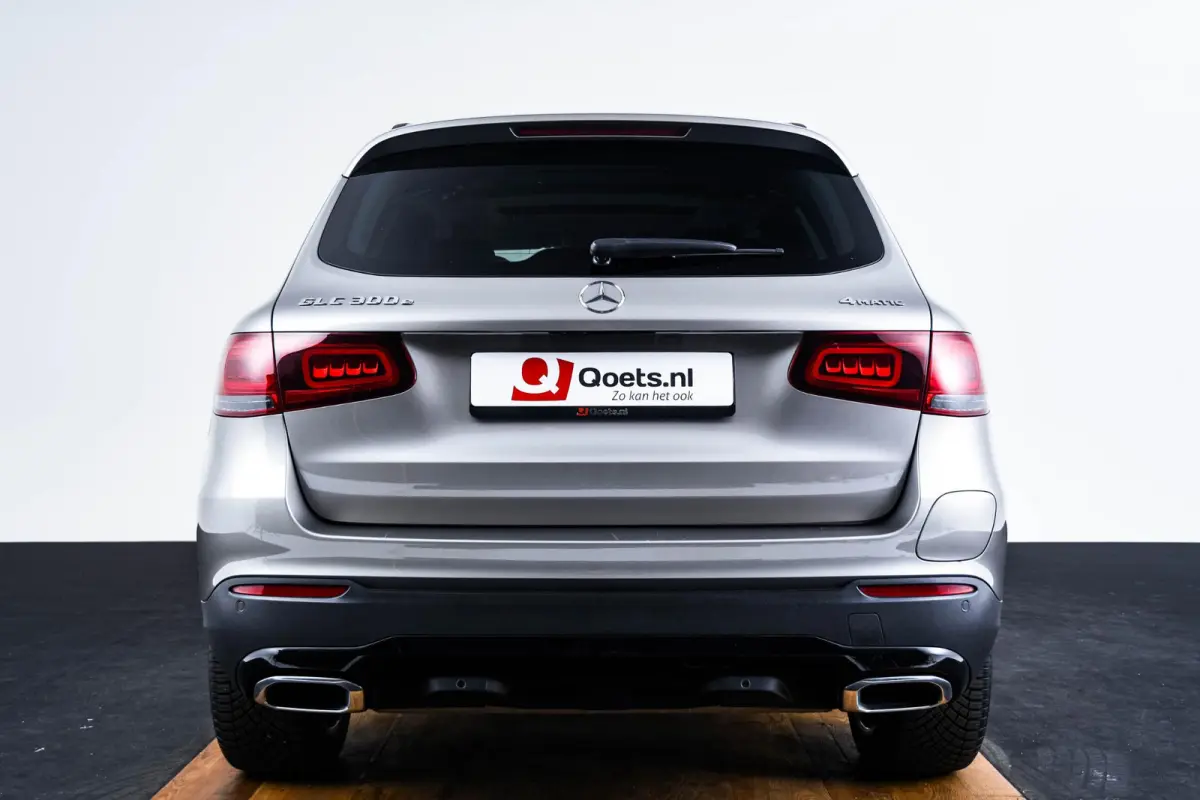 4MATIC Premium Plus Trekhaak - Panoramadak - Rijsassistentiepakket plus - Burmester - Nightpakket - AIR BALANCE-pakket - Treeplanken - Elektrisch verstelbare/verwarmde stoelen -