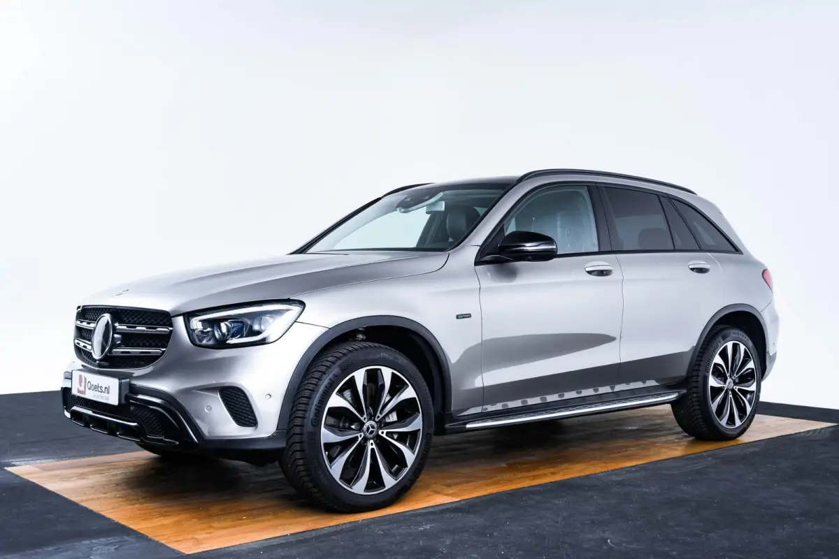 4MATIC Premium Plus Trekhaak - Panoramadak - Rijsassistentiepakket plus - Burmester - Nightpakket - AIR BALANCE-pakket - Treeplanken - Elektrisch verstelbare/verwarmde stoelen -