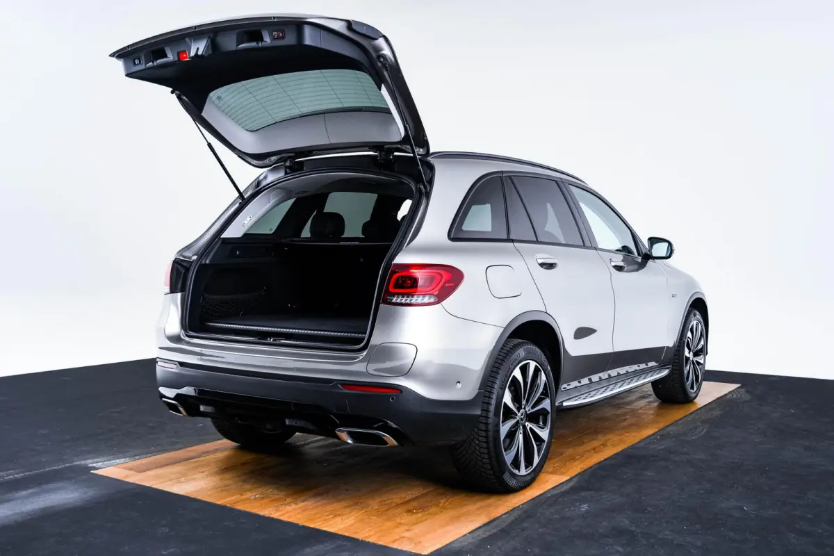 4MATIC Premium Plus Trekhaak - Panoramadak - Rijsassistentiepakket plus - Burmester - Nightpakket - AIR BALANCE-pakket - Treeplanken - Elektrisch verstelbare/verwarmde stoelen -