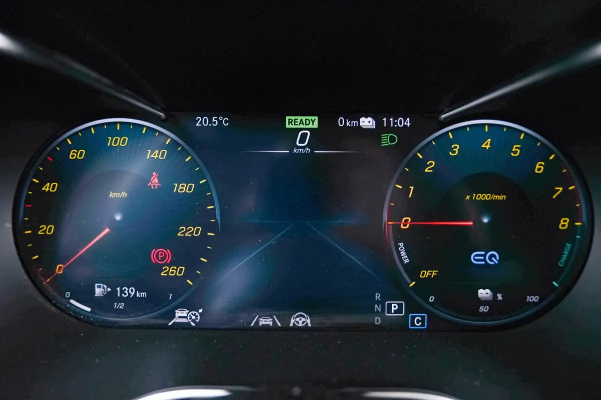 4MATIC Premium Plus Trekhaak - Panoramadak - Rijsassistentiepakket plus - Burmester - Nightpakket - AIR BALANCE-pakket - Treeplanken - Elektrisch verstelbare/verwarmde stoelen -
