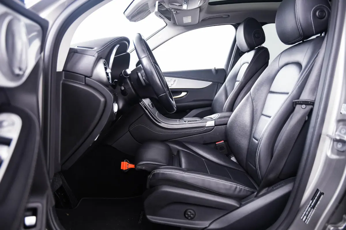 4MATIC Premium Plus Trekhaak - Panoramadak - Rijsassistentiepakket plus - Burmester - Nightpakket - AIR BALANCE-pakket - Treeplanken - Elektrisch verstelbare/verwarmde stoelen -