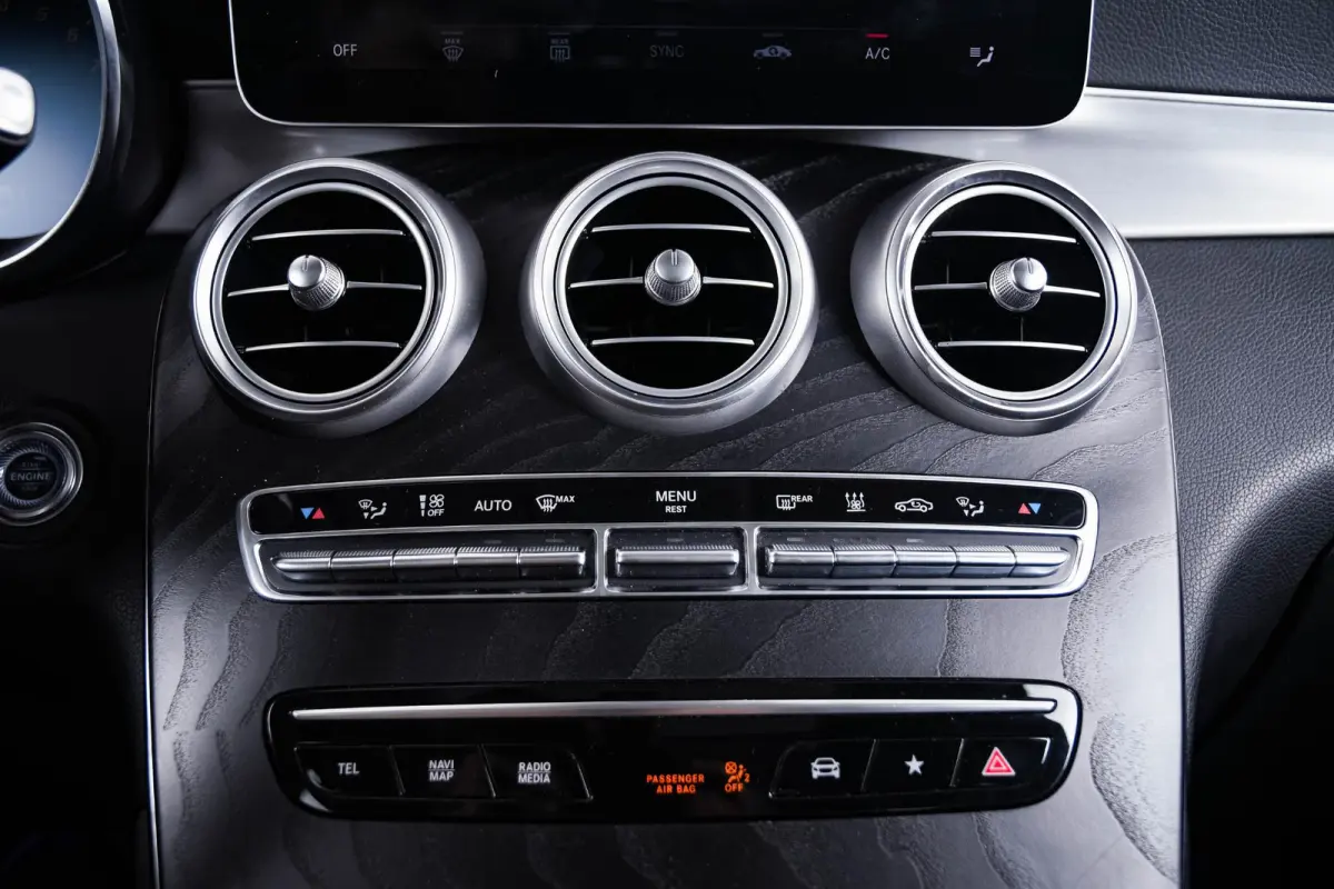 4MATIC Premium Plus Trekhaak - Panoramadak - Rijsassistentiepakket plus - Burmester - Nightpakket - AIR BALANCE-pakket - Treeplanken - Elektrisch verstelbare/verwarmde stoelen -