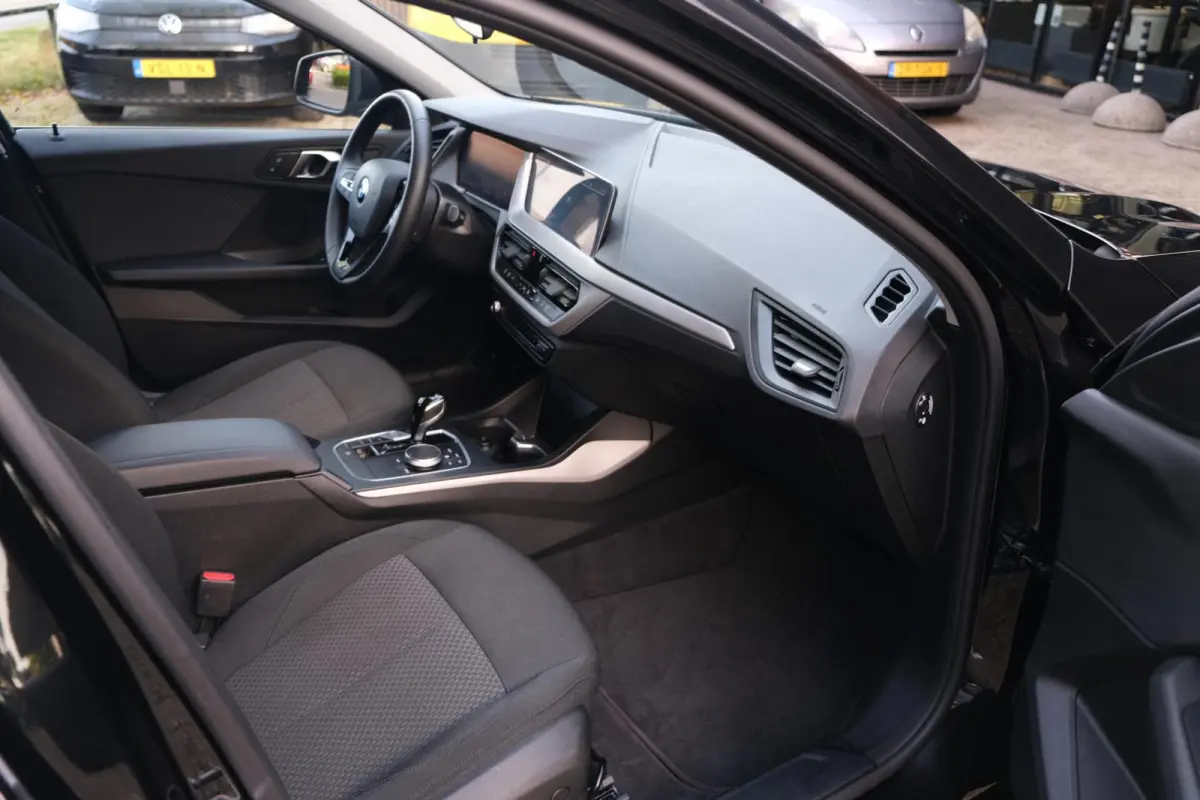 118i EDE Corporate Lease M Sport|RIJKLAAR!|Carplay|AndroidAuto|PDC|CLIMA|CRUISE