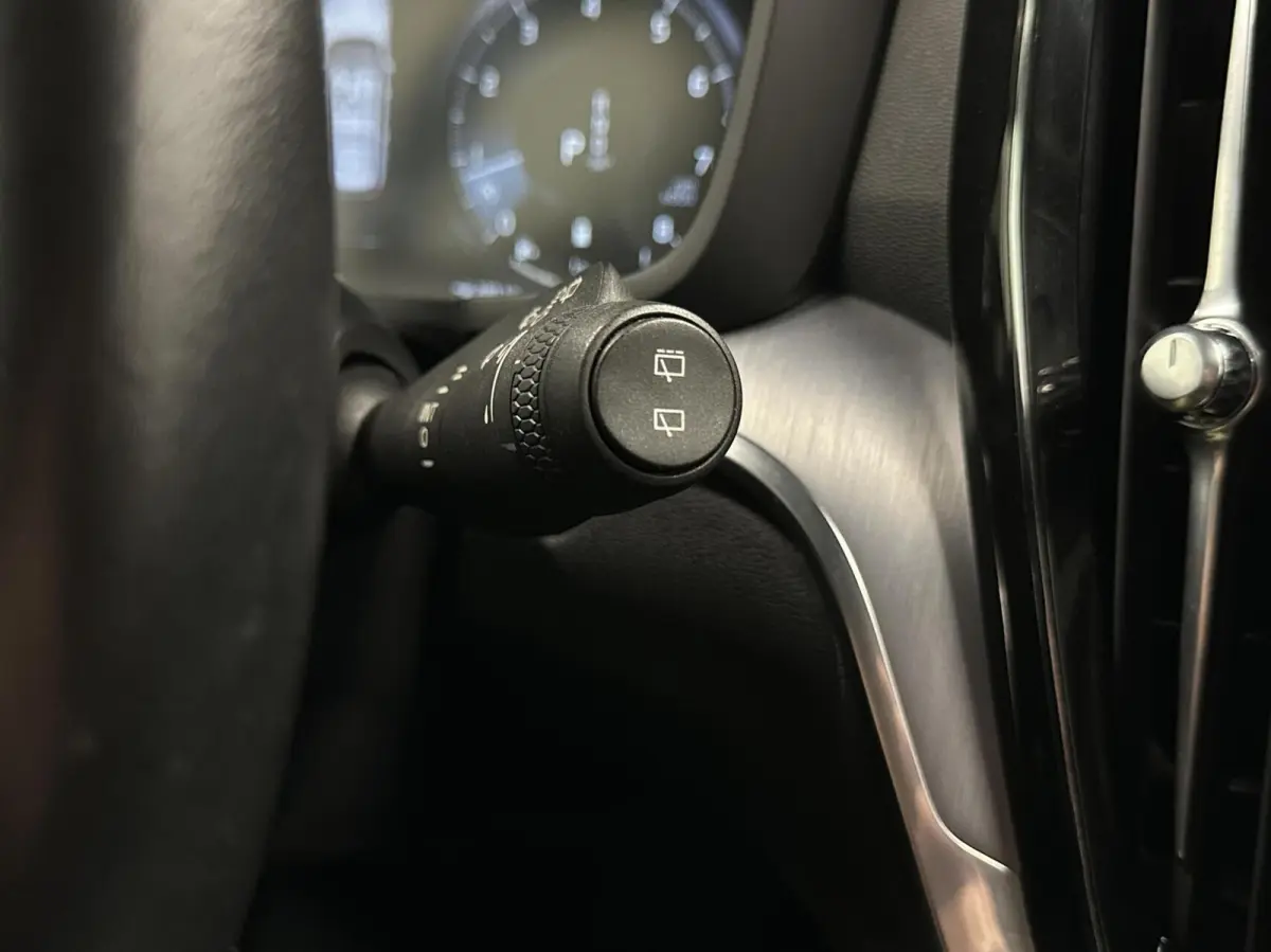 2.0 B3 Momentum Advantage|Carplay|Adaptieve Cruise|Trekhaak|NAP|