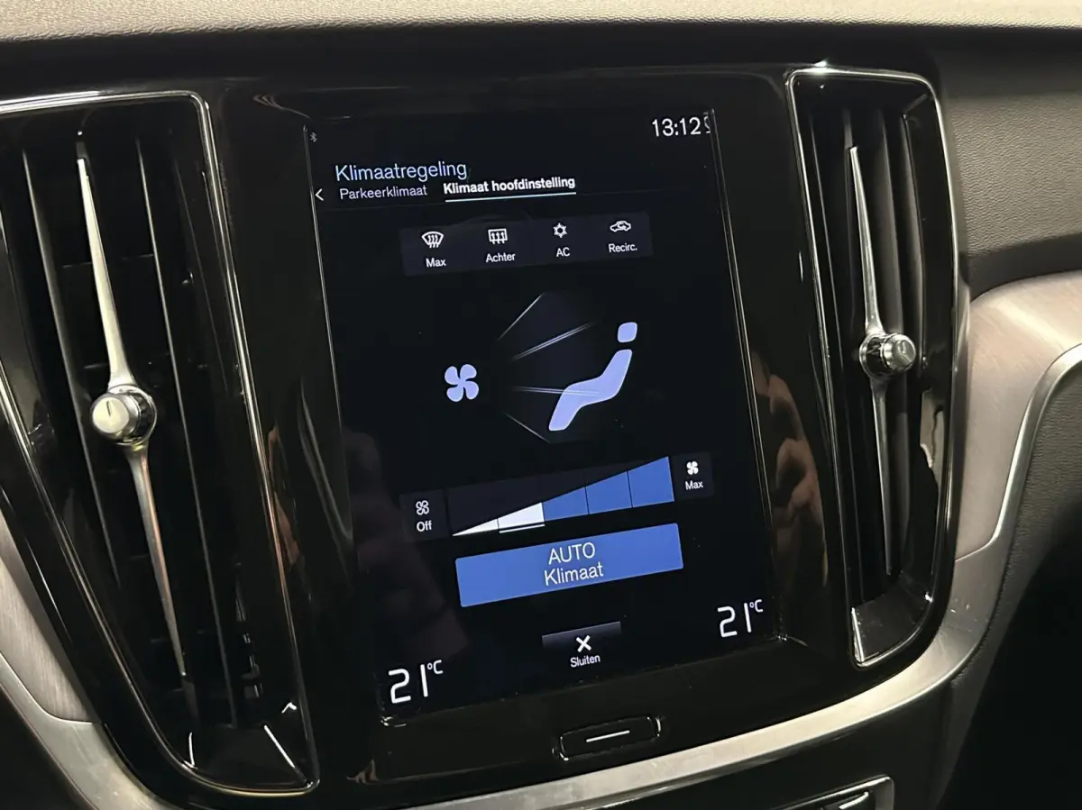 2.0 B3 Momentum Advantage|Carplay|Adaptieve Cruise|Trekhaak|NAP|