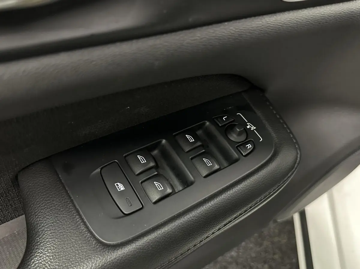 2.0 B3 Momentum Advantage|Carplay|Adaptieve Cruise|Trekhaak|NAP|