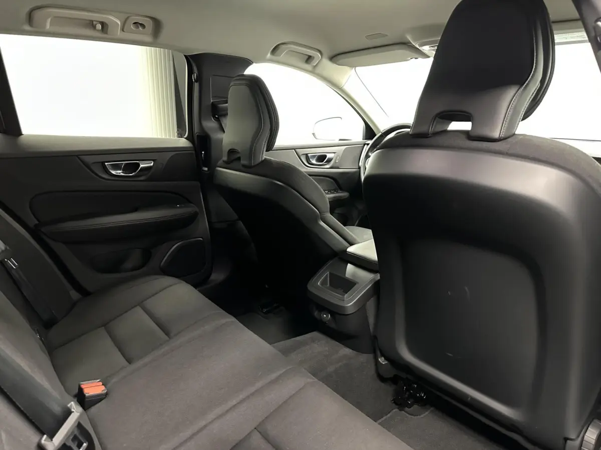 2.0 B3 Momentum Advantage|Carplay|Adaptieve Cruise|Trekhaak|NAP|