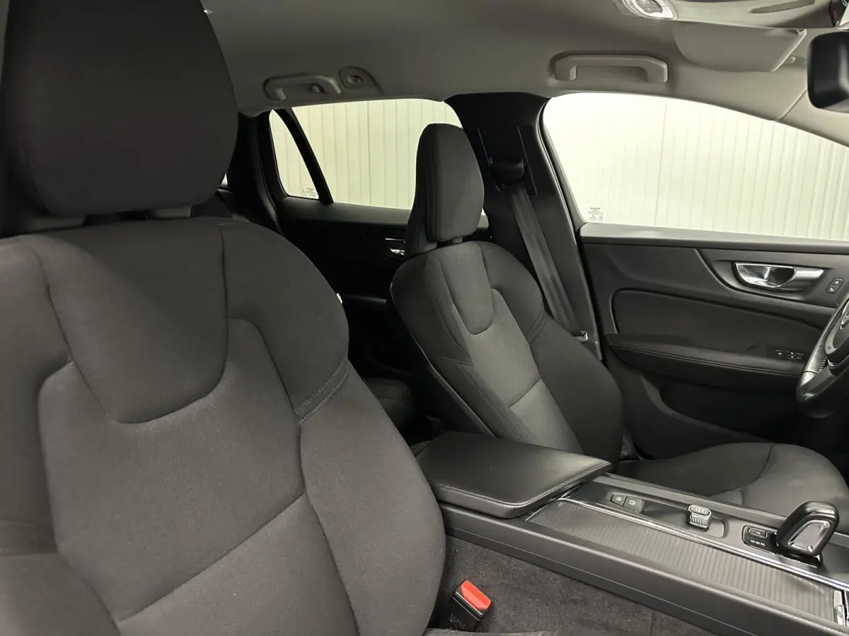 2.0 B3 Momentum Advantage|Carplay|Adaptieve Cruise|Trekhaak|NAP|