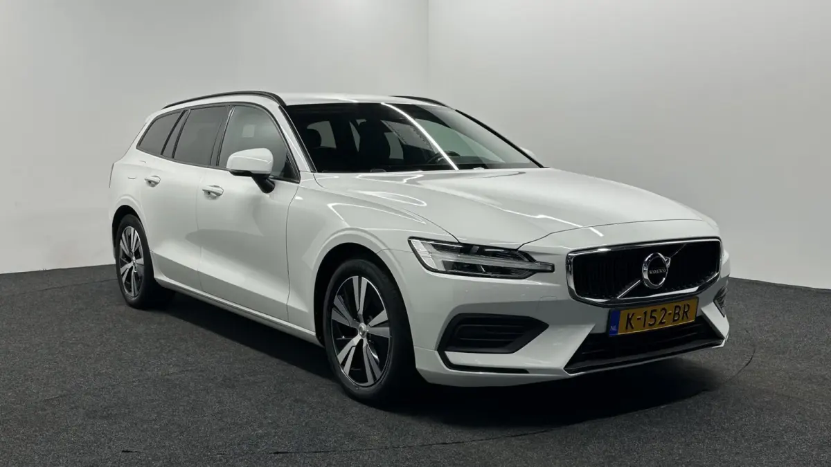 2.0 B3 Momentum Advantage|Carplay|Adaptieve Cruise|Trekhaak|NAP|