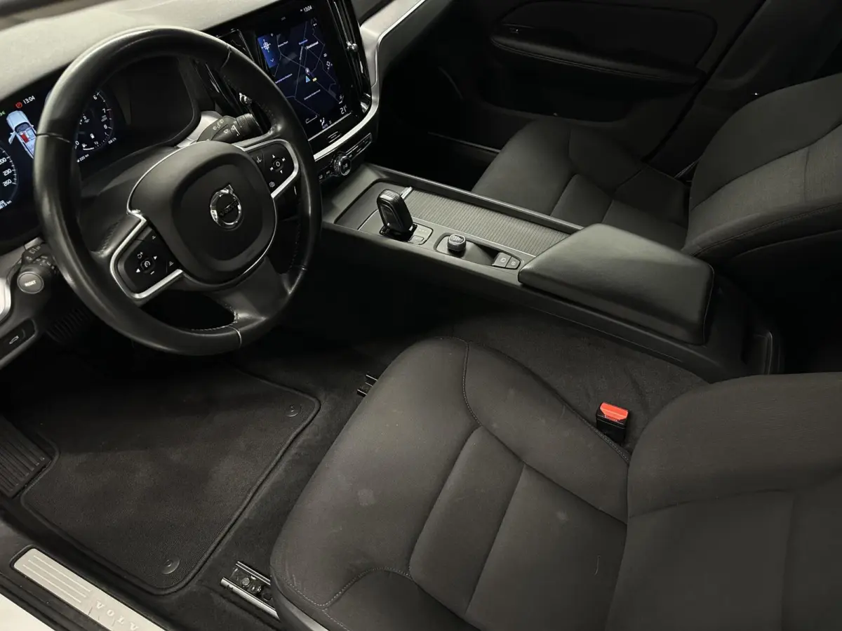 2.0 B3 Momentum Advantage|Carplay|Adaptieve Cruise|Trekhaak|NAP|