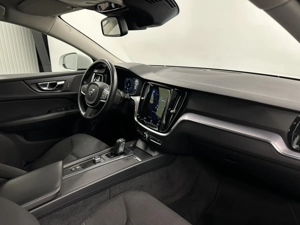 2.0 B3 Momentum Advantage|Carplay|Adaptieve Cruise|Trekhaak|NAP|