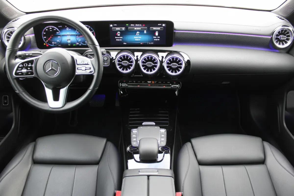 180 AUT7 Luxury Line LEDER SFEER CAMERA