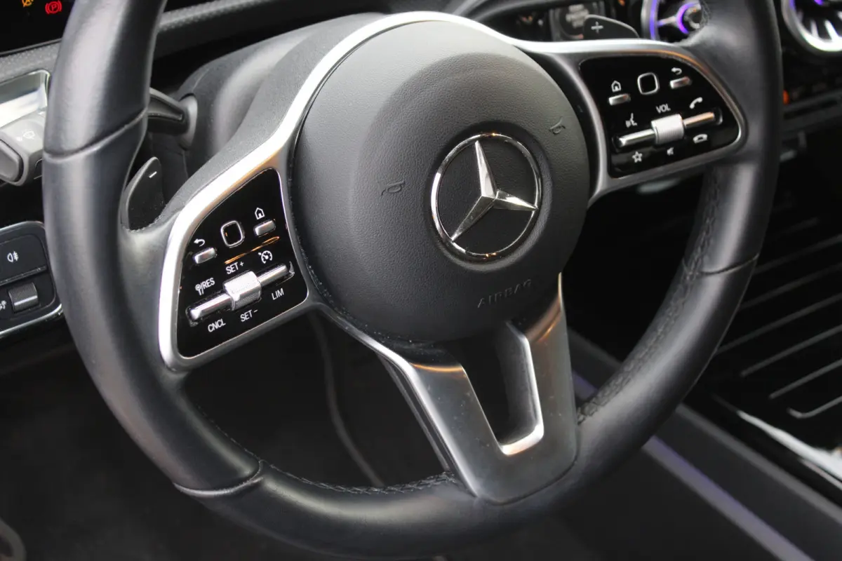 180 AUT7 Luxury Line LEDER SFEER CAMERA