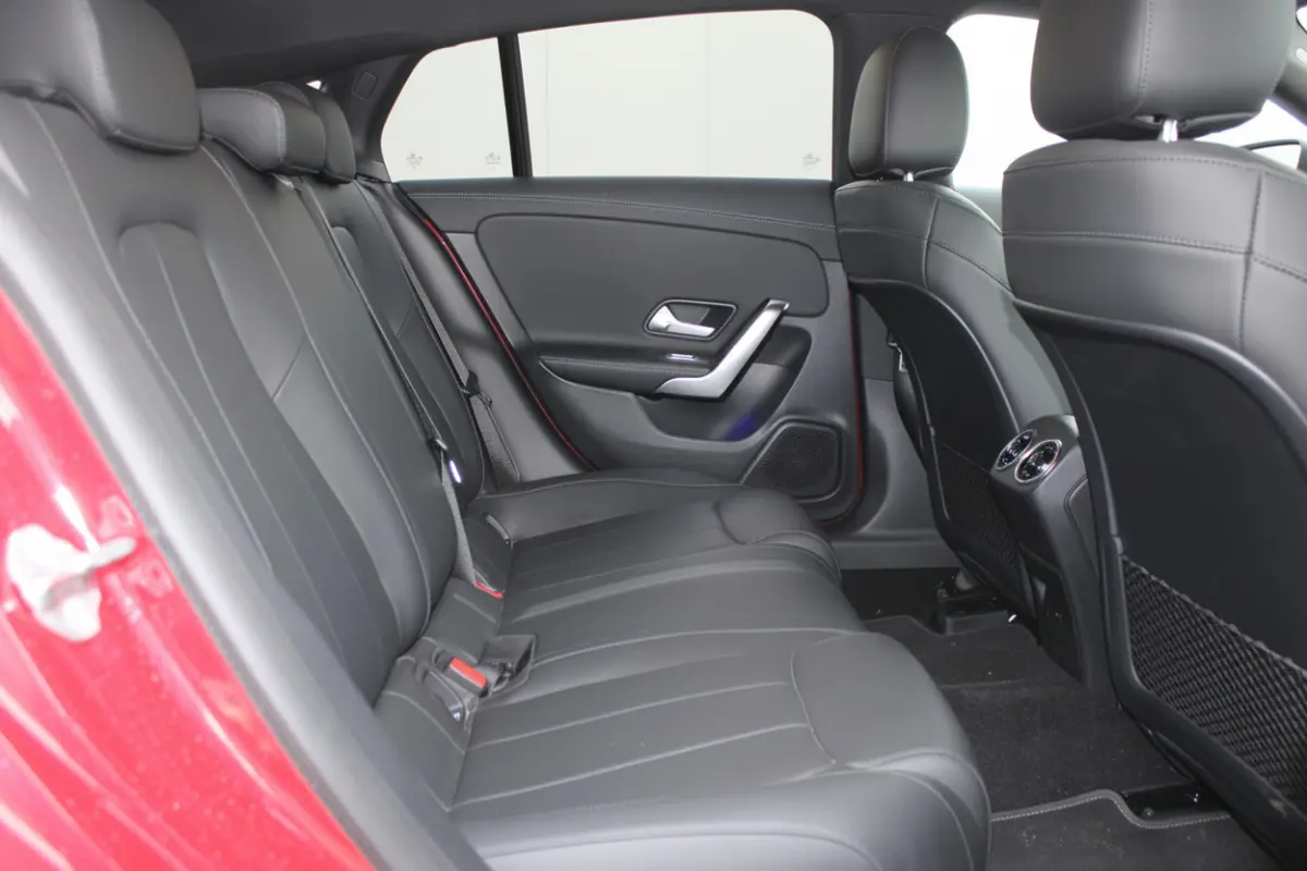 180 AUT7 Luxury Line LEDER SFEER CAMERA