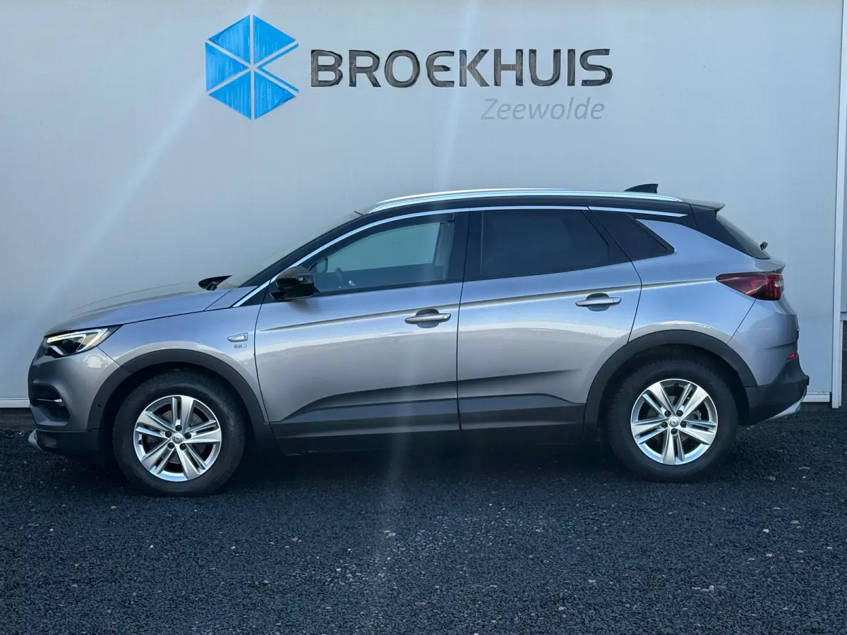 1.2 Turbo 120 Jaar Edition 130 PK | Achteruitrijcamera | Apple Carplay/Android Auto|telefoonintegratie premium | Comfortstoel(en)