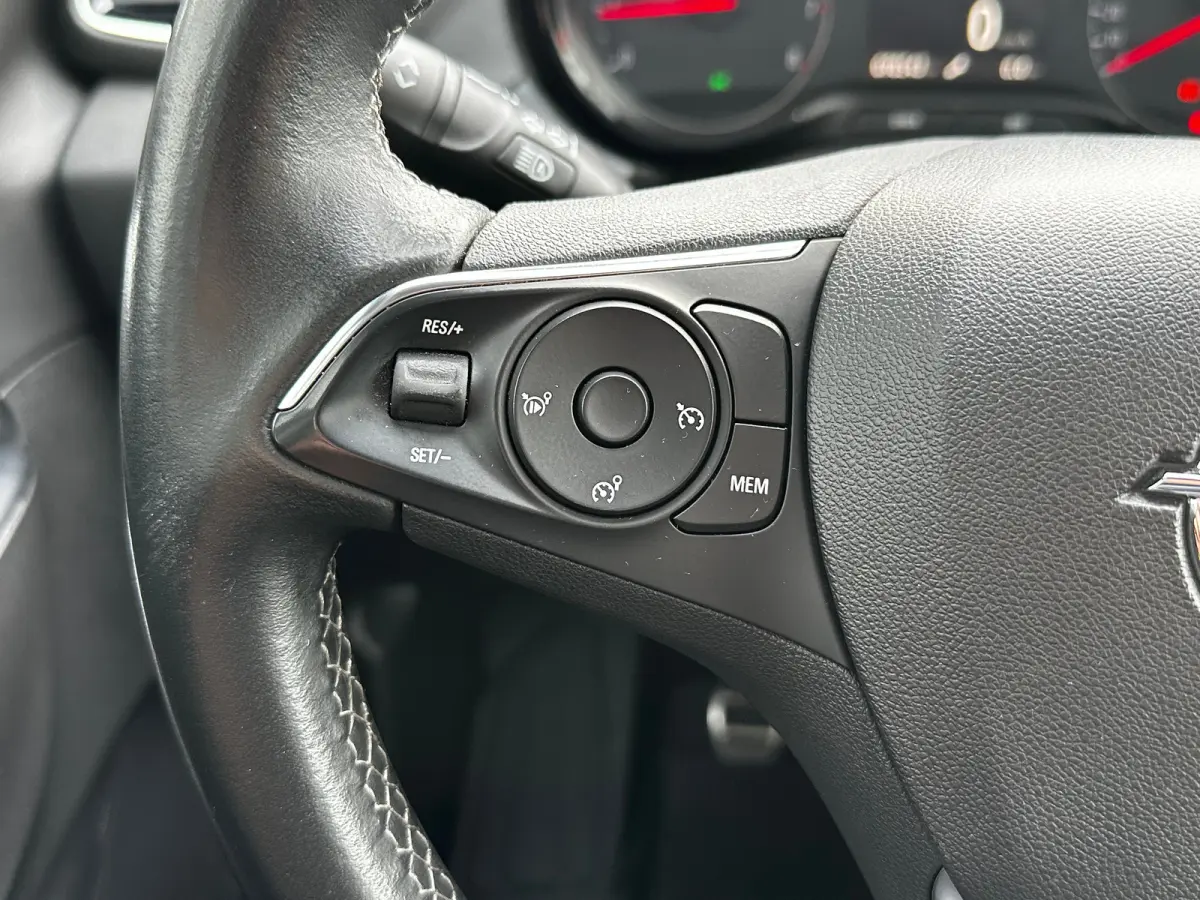 1.2 Turbo 120 Jaar Edition 130 PK | Achteruitrijcamera | Apple Carplay/Android Auto|telefoonintegratie premium | Comfortstoel(en)