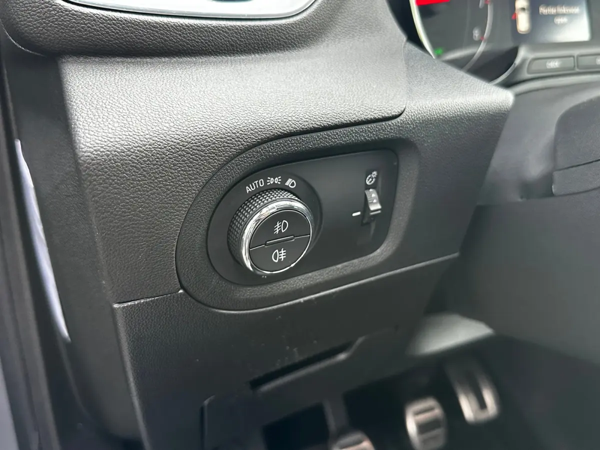 1.2 Turbo 120 Jaar Edition 130 PK | Achteruitrijcamera | Apple Carplay/Android Auto|telefoonintegratie premium | Comfortstoel(en)