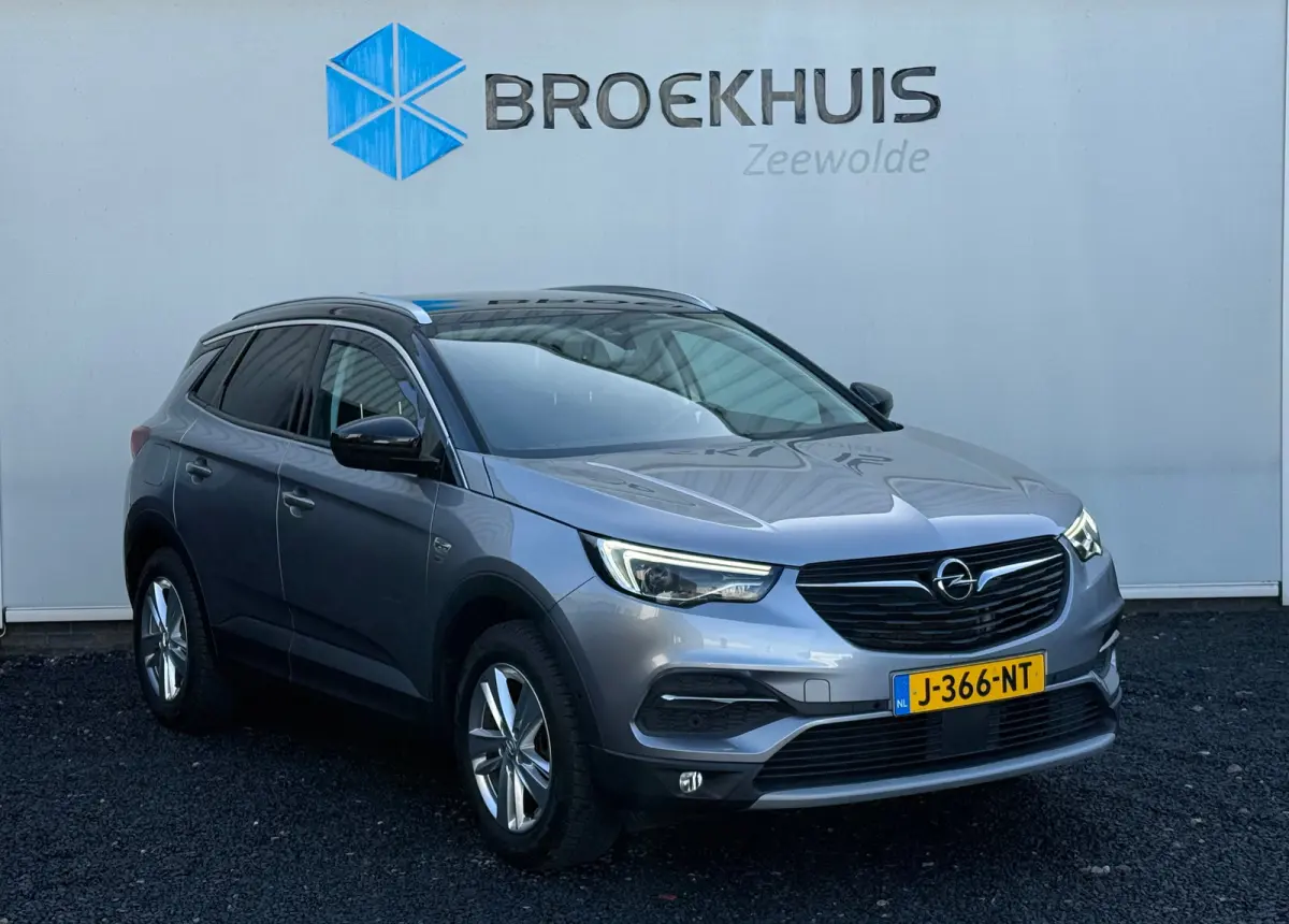 1.2 Turbo 120 Jaar Edition 130 PK | Achteruitrijcamera | Apple Carplay/Android Auto|telefoonintegratie premium | Comfortstoel(en)