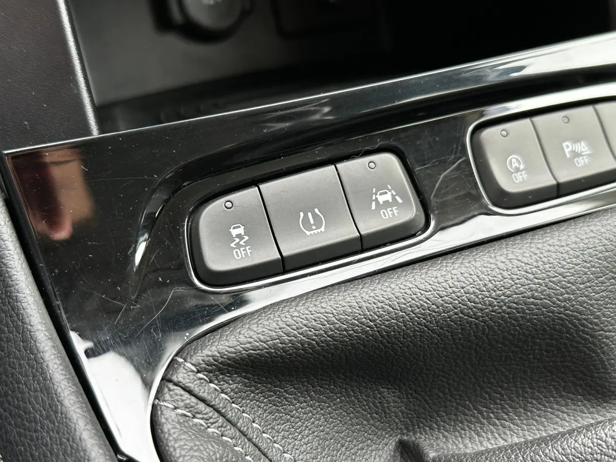 1.2 Turbo 120 Jaar Edition 130 PK | Achteruitrijcamera | Apple Carplay/Android Auto|telefoonintegratie premium | Comfortstoel(en)
