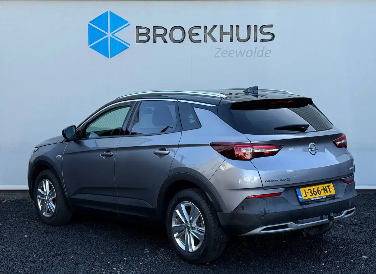 1.2 Turbo 120 Jaar Edition 130 PK | Achteruitrijcamera | Apple Carplay/Android Auto|telefoonintegratie premium | Comfortstoel(en)