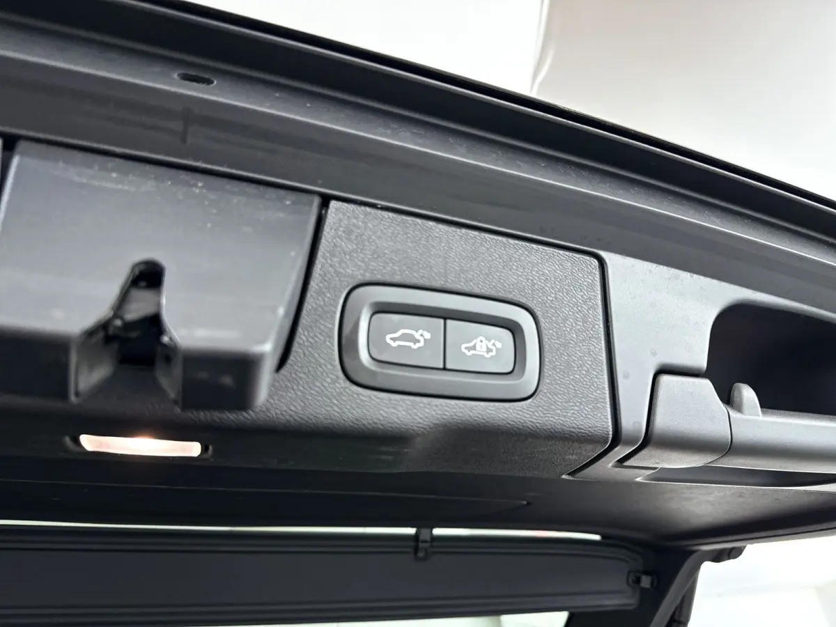 T8 Plug-in hybrid AWD Inscription | Panoramadak | 360° camera | Harman Kardon | Stoelverwarming | Trekhaak