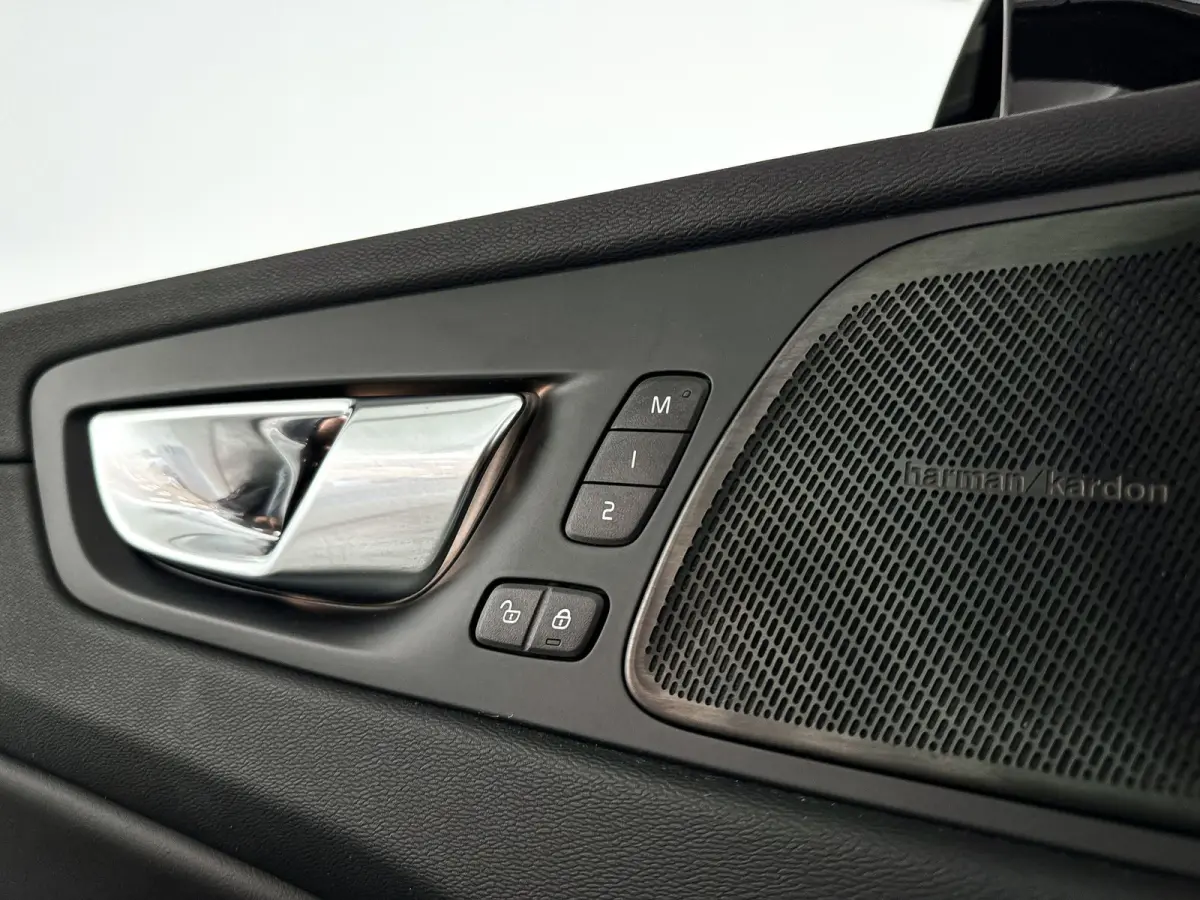 T8 Plug-in hybrid AWD Inscription | Panoramadak | 360° camera | Harman Kardon | Stoelverwarming | Trekhaak