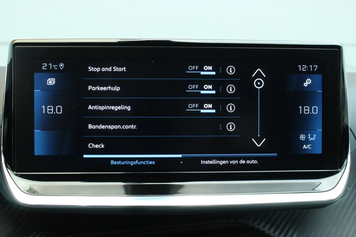 1.2 Allure Climate | Carplay | LED | 16" Lichtmetaal | Digitaal Dasbhoard | Parkeersensoren Achter | DAB | Achterbank in delen neerklapbaar | Airco (automatisch) | Alarm klasse 1(startblokke