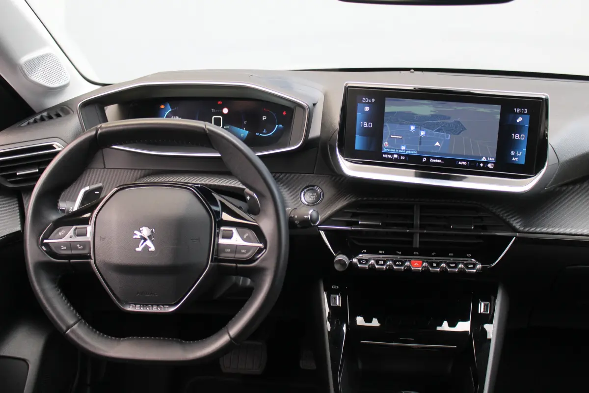 1.2 Allure Climate | Carplay | LED | 16" Lichtmetaal | Digitaal Dasbhoard | Parkeersensoren Achter | DAB | Achterbank in delen neerklapbaar | Airco (automatisch) | Alarm klasse 1(startblokke