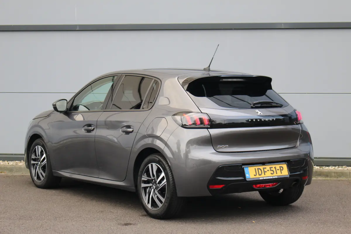 1.2 Allure Climate | Carplay | LED | 16" Lichtmetaal | Digitaal Dasbhoard | Parkeersensoren Achter | DAB | Achterbank in delen neerklapbaar | Airco (automatisch) | Alarm klasse 1(startblokke