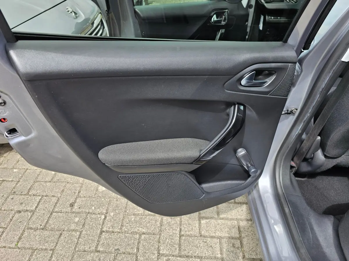 1.2 PureTech 110 Signature Parkeerhulp Achter | Trekhaak | Navigatie | 1e Eigenaar |