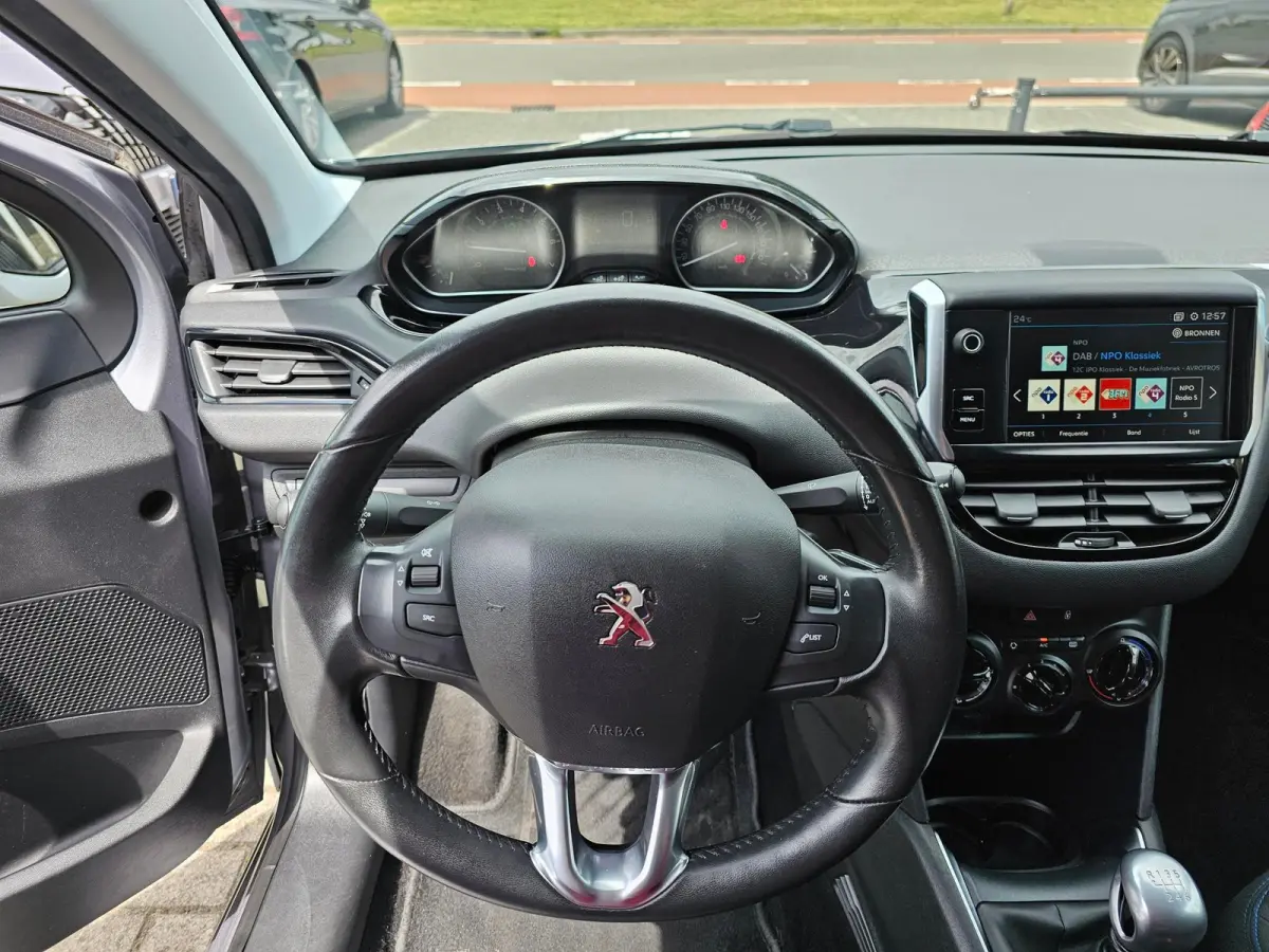 1.2 PureTech 110 Signature Parkeerhulp Achter | Trekhaak | Navigatie | 1e Eigenaar |