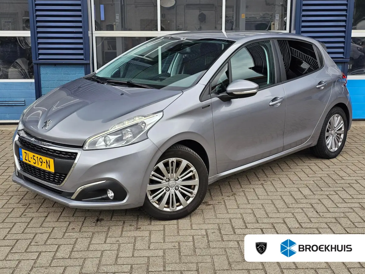 1.2 PureTech 110 Signature Parkeerhulp Achter | Trekhaak | Navigatie | 1e Eigenaar |