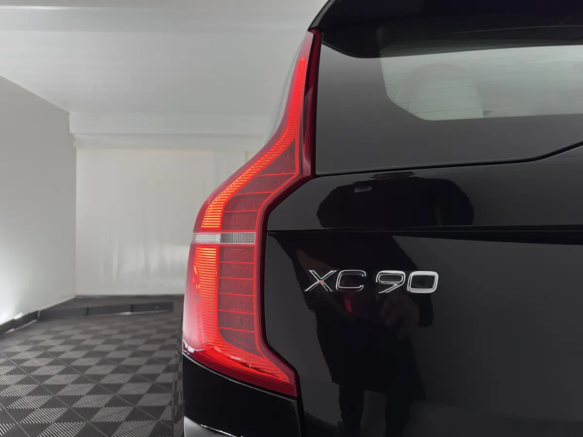 2.0 D5 AWD Inscription Aut. *PANO | LEATHER | FULL-LED | MEMORY-PACK | BLINDSPOT | KEYLESS | DIGI-COCKPIT | CAMERA | NAVI-FULLMAP | HEATED-CONTOURSEATS | TOWBAR |  HEAD-UP |  21''ALU*