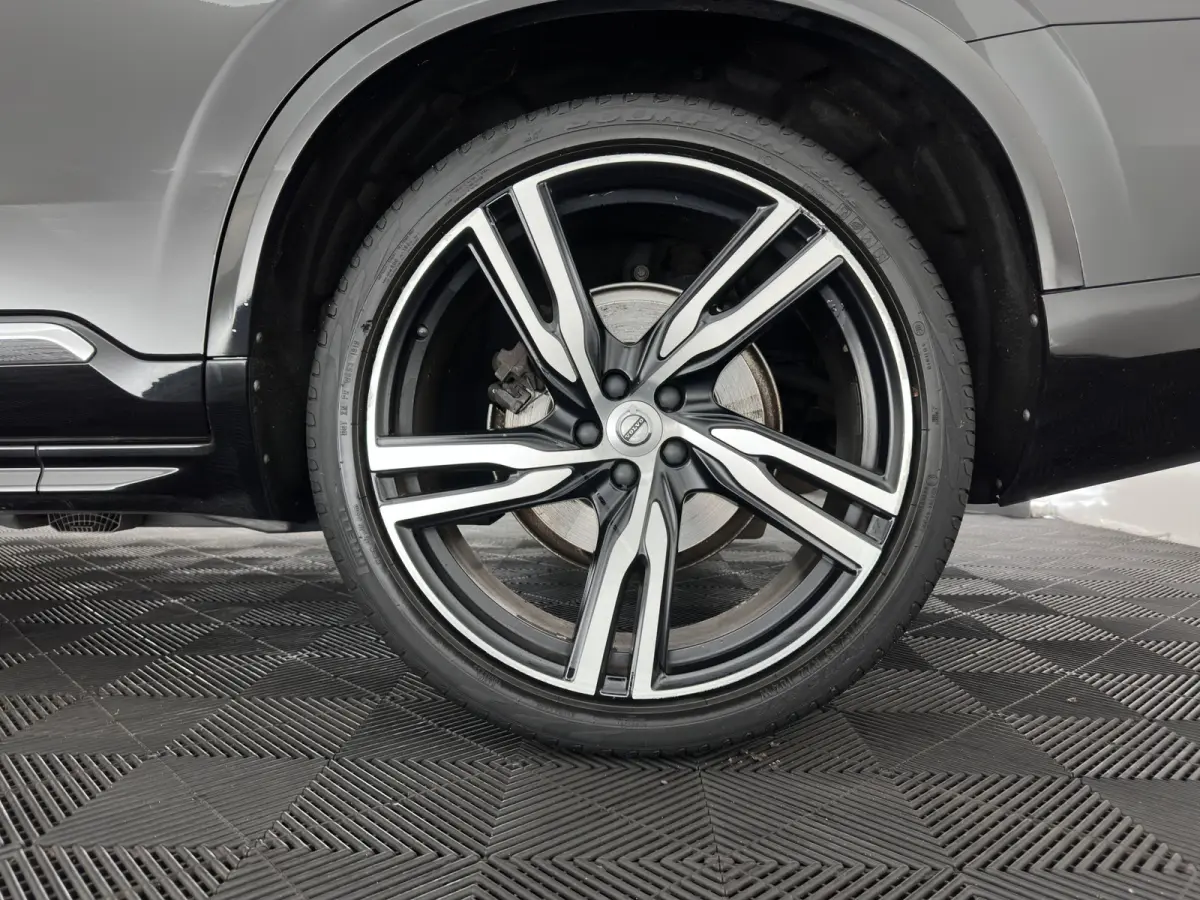 2.0 D5 AWD Inscription Aut. *PANO | LEATHER | FULL-LED | MEMORY-PACK | BLINDSPOT | KEYLESS | DIGI-COCKPIT | CAMERA | NAVI-FULLMAP | HEATED-CONTOURSEATS | TOWBAR |  HEAD-UP |  21''ALU*