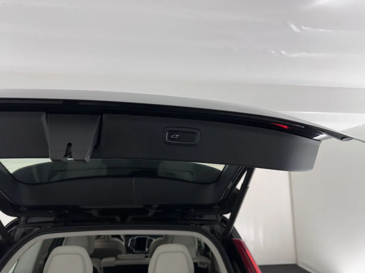 2.0 D5 AWD Inscription Aut. *PANO | LEATHER | FULL-LED | MEMORY-PACK | BLINDSPOT | KEYLESS | DIGI-COCKPIT | CAMERA | NAVI-FULLMAP | HEATED-CONTOURSEATS | TOWBAR |  HEAD-UP |  21''ALU*