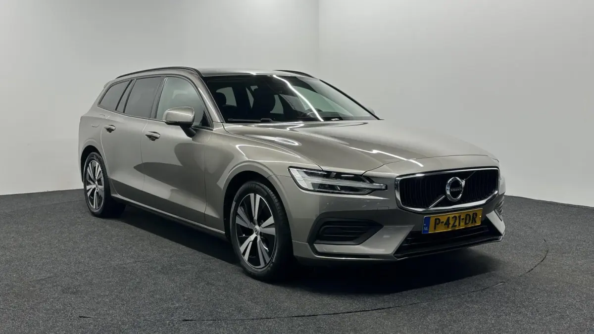 2.0 B3 Momentum Advantage|Carplay|Camera|Adaptieve Cruise|Trekhaak|NAP|